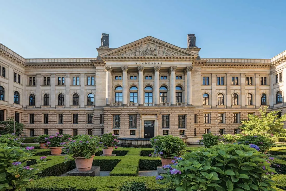 Herrenhausgebäude